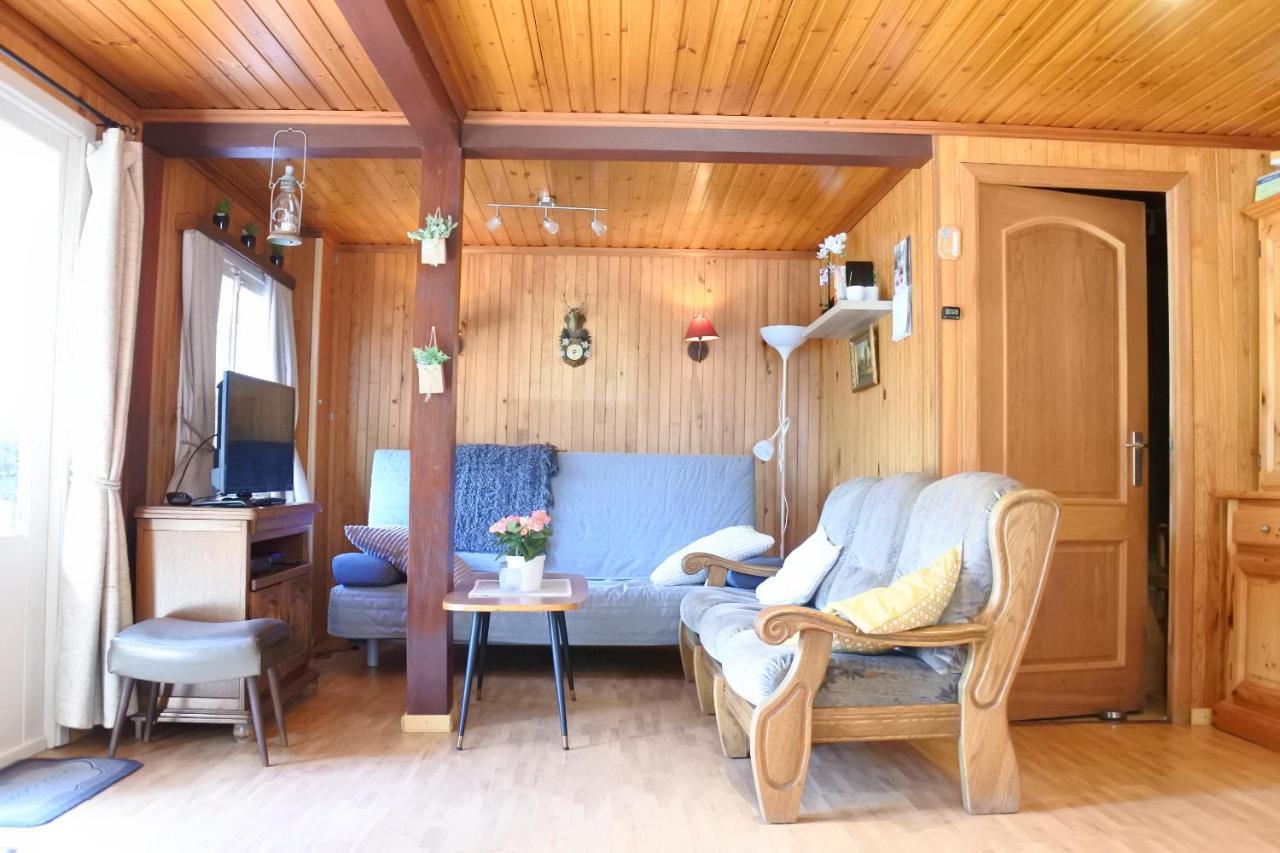 Vila Aux Ecureuils Resteigne Exteriér fotografie